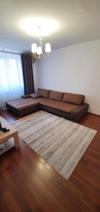 Apartament Chaplins 3 Camere Piatra Neamţ Exterior foto